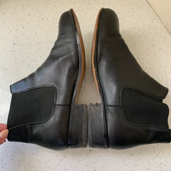 Lands’ End Black Chelsea Boot - Picture 9 of 11